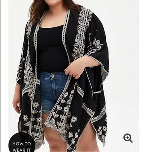 Torrid Black and White Floral Ruana